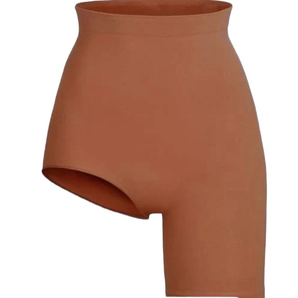 Skims Seamless Sculpt Solution Short Right Leg Exposed Size 4XL / 5XL - Picture 16 of 16